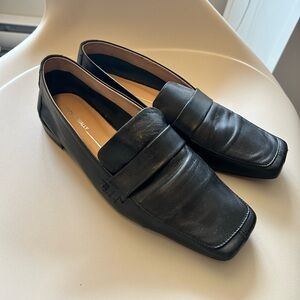 intentionally blank pinky loafers size 39